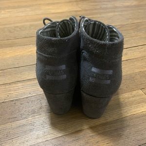 Toms booties
